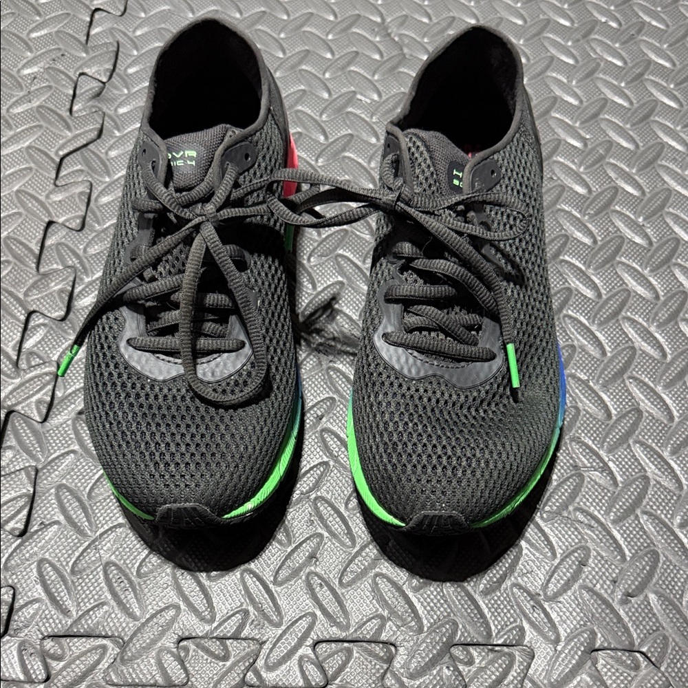 Women’s UnderArmor HOVR Runners sz 7.5